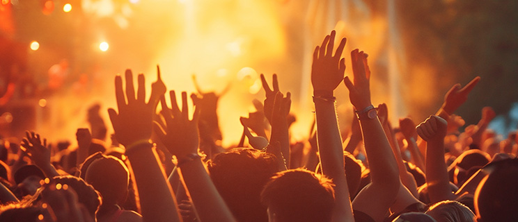 Entertainment & Sports