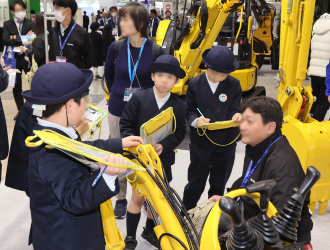 JAPAN BUILD 2025で「城東小学校3年生」の社会科見学を実施しました